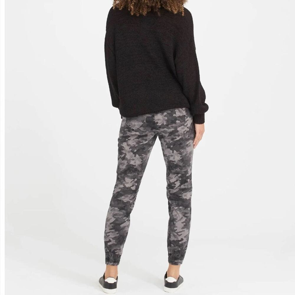 Spanx Stretch Twill Cargo Jogger - Picture 2 of 9